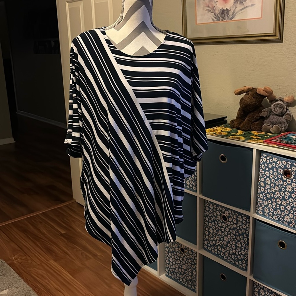 Alfani Black and White Blouse
